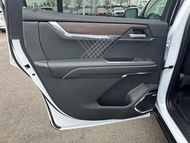 2026 GMC Acadia Denali FWD