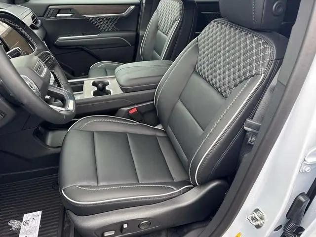2026 GMC Acadia Denali FWD