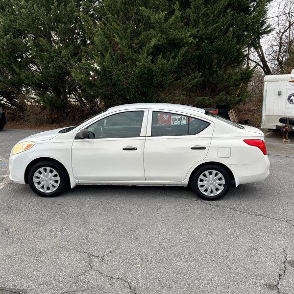 2014 Nissan Versa 1.6 S