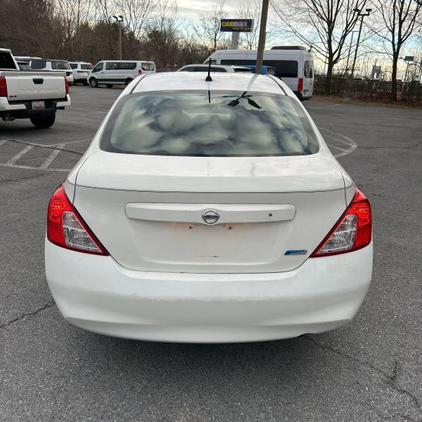 2014 Nissan Versa 1.6 S