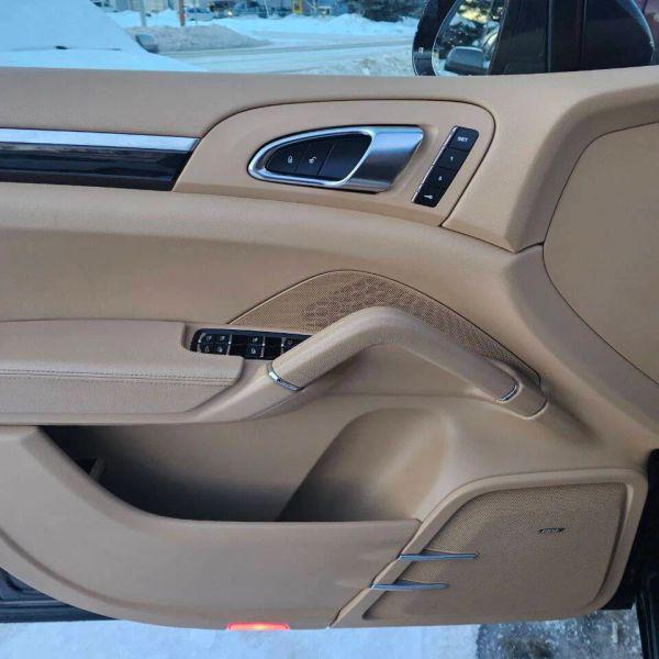 2016 Porsche Cayenne Base