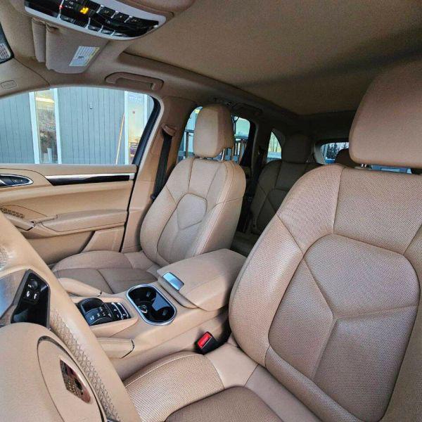 2016 Porsche Cayenne Base