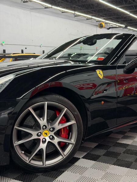 2010 Ferrari California Base