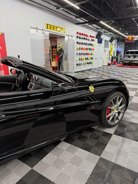 2010 Ferrari California Base
