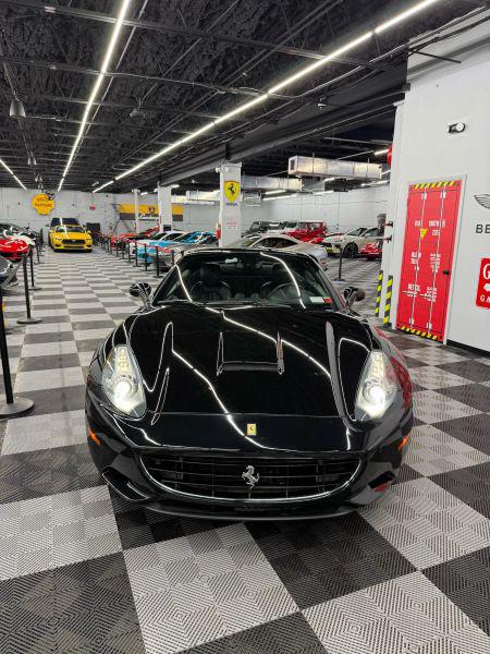 2010 Ferrari California Base