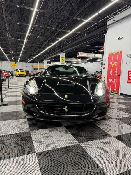 2010 Ferrari California Base