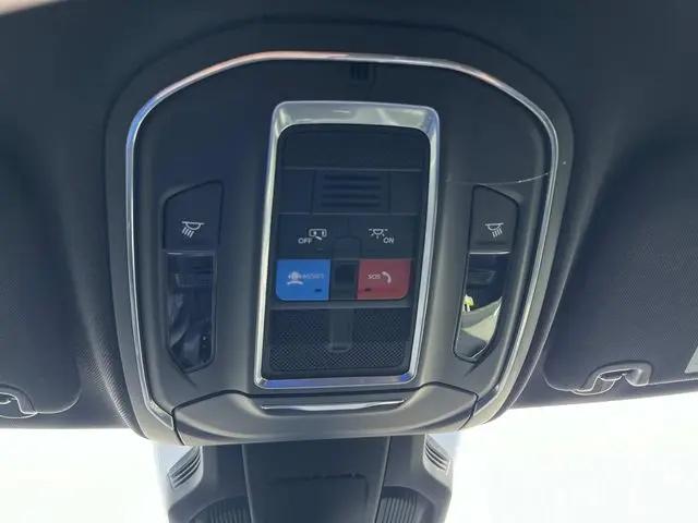 2026 Jeep Cherokee Laredo 4x4
