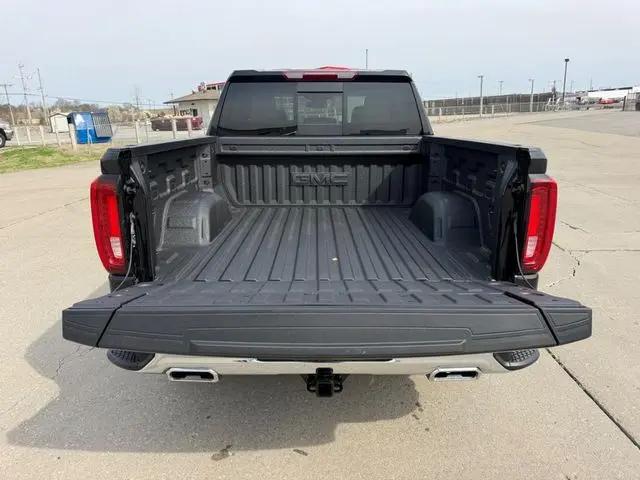 2026 GMC Sierra 1500 Crew Cab, Short Bed, SLT, 4WD