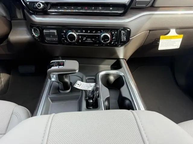 2026 GMC Sierra 1500 Crew Cab, Short Bed, SLT, 4WD