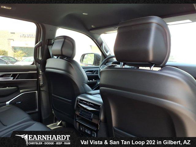 2026 Jeep Grand Wagoneer 4x2