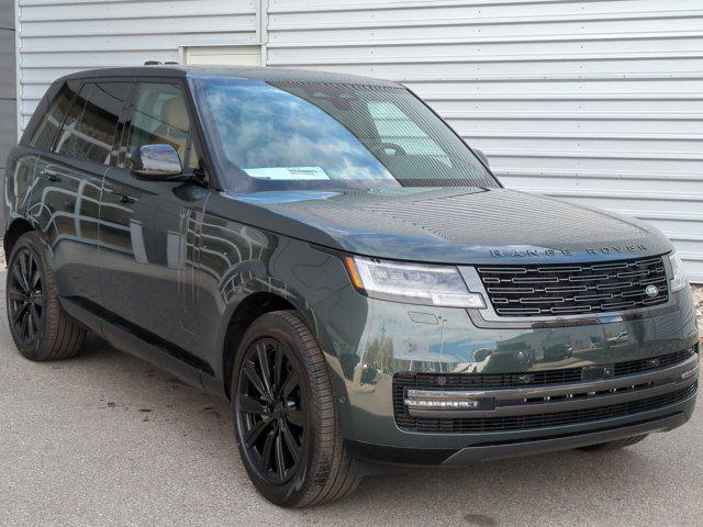 2026 Land Rover Range Rover P550e SE