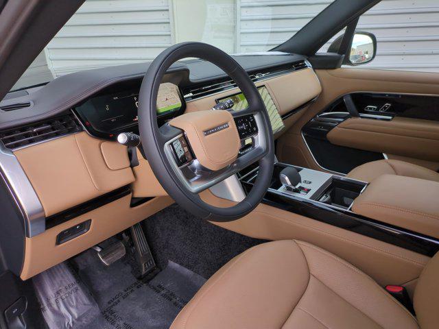 2026 Land Rover Range Rover P550e SE