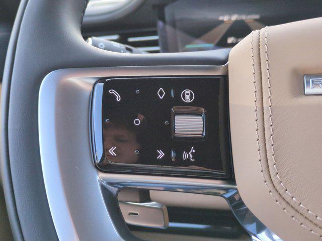 2026 Land Rover Range Rover P550e SE