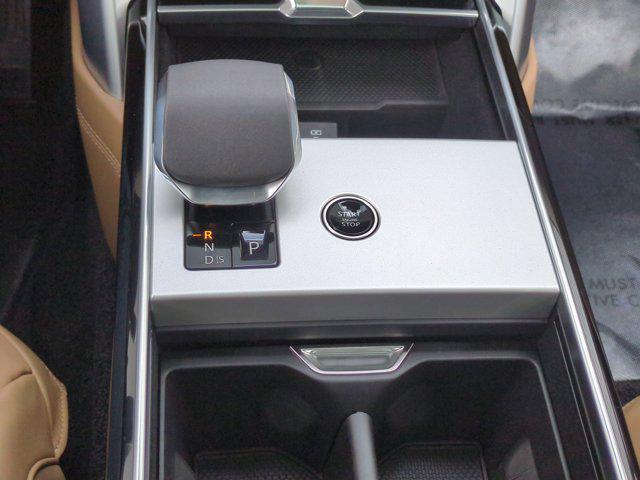 2026 Land Rover Range Rover P550e SE