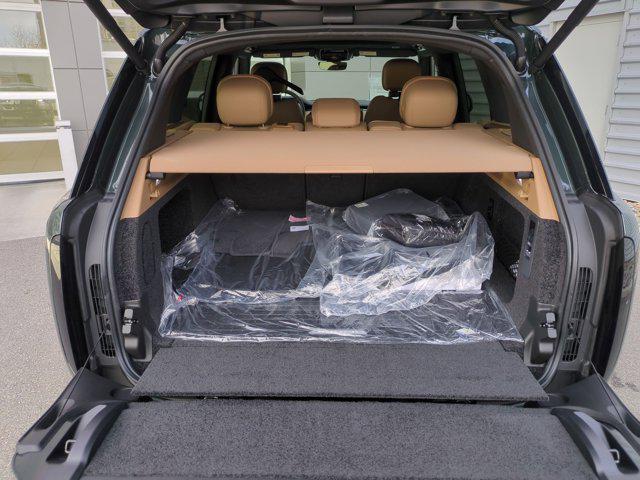 2026 Land Rover Range Rover P550e SE