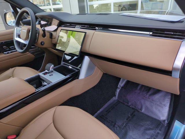 2026 Land Rover Range Rover P550e SE