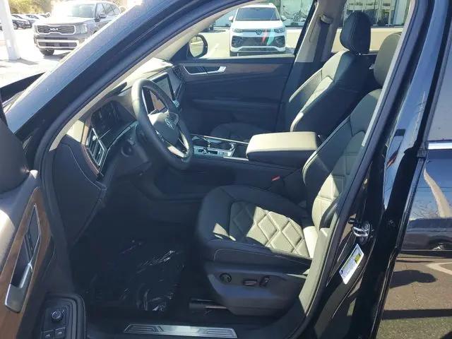 2026 Volkswagen Atlas SE with Technology