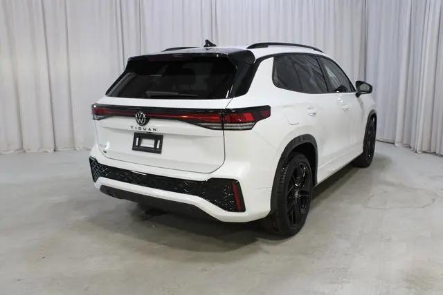 2026 Volkswagen Tiguan SE R-Line Black