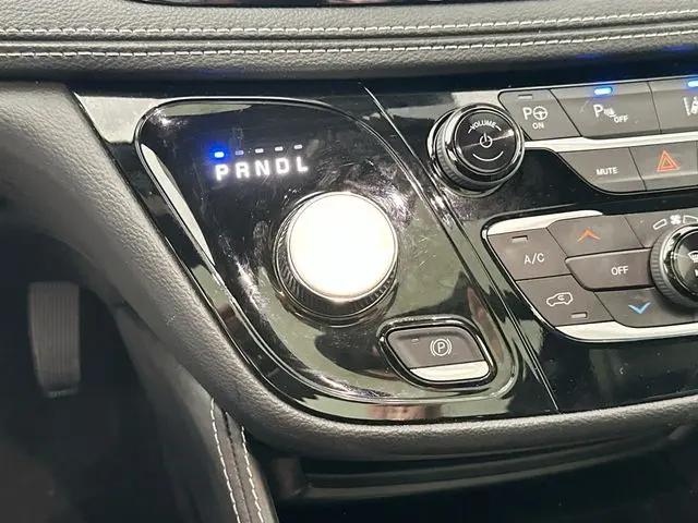 2024 Chrysler Pacifica Hybrid Premium S Appearance Pkg