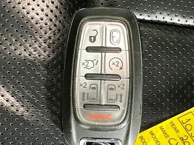 2024 Chrysler Pacifica Hybrid Premium S Appearance Pkg