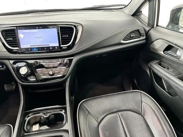2024 Chrysler Pacifica Hybrid Premium S Appearance Pkg