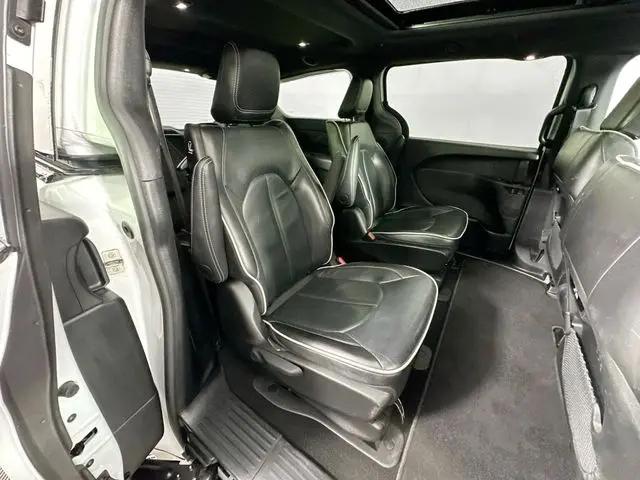 2024 Chrysler Pacifica Hybrid Premium S Appearance Pkg