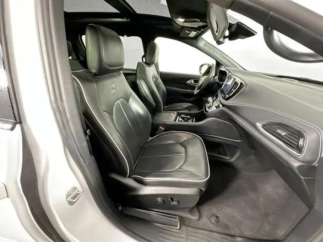 2024 Chrysler Pacifica Hybrid Premium S Appearance Pkg
