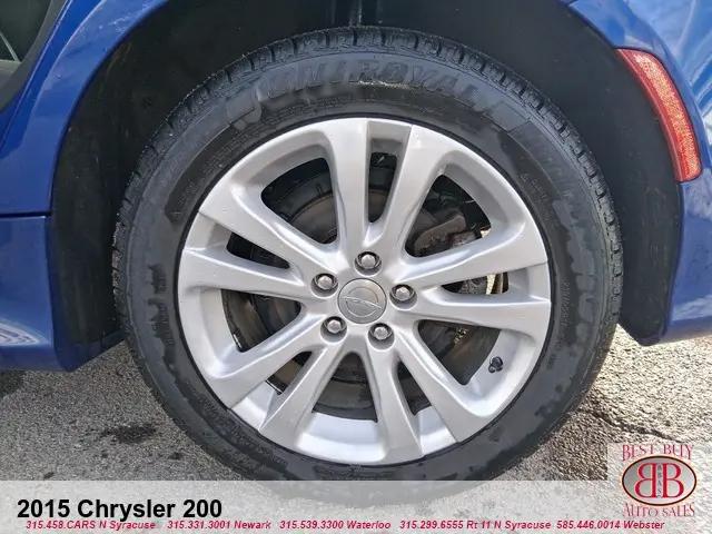 2015 Chrysler 200 Limited