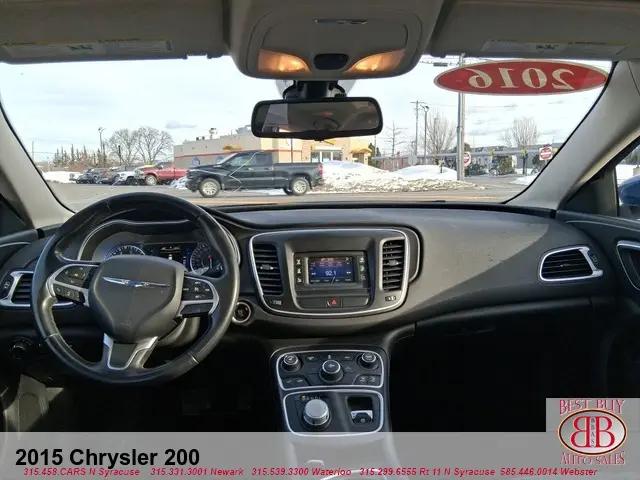 2015 Chrysler 200 Limited