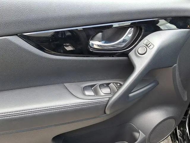 2022 Nissan Rogue Sport SL AWD Xtronic CVT