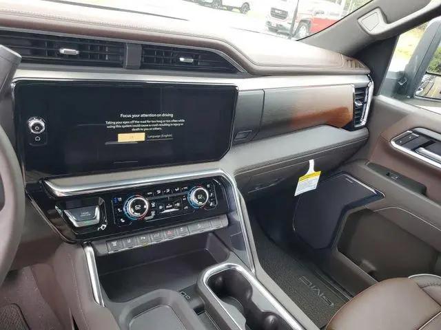 2026 GMC Sierra 2500HD Crew Cab, Standard Bed, Denali, 4WD