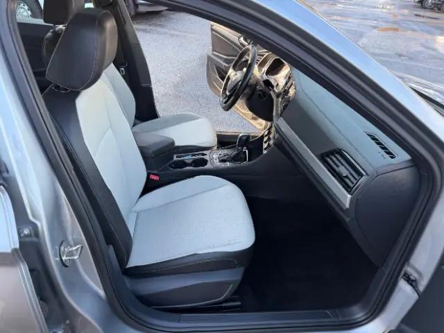 2019 Volkswagen Jetta 1.4T R-Line