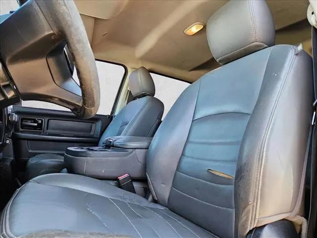 2017 Ram 3500 Tradesman Crew Cab 4x2 8' Box