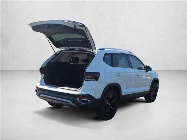 2026 Volkswagen Taos SE