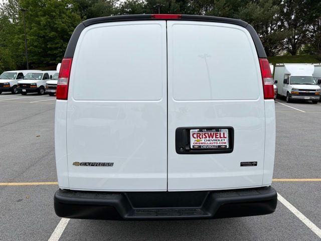 2026 Chevrolet Express Cargo Van 2500 Regular Wheelbase, WT, RWD