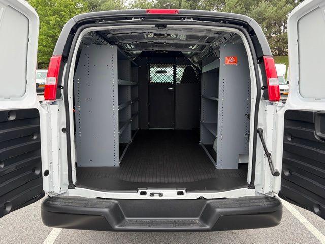 2026 Chevrolet Express Cargo Van 2500 Regular Wheelbase, WT, RWD