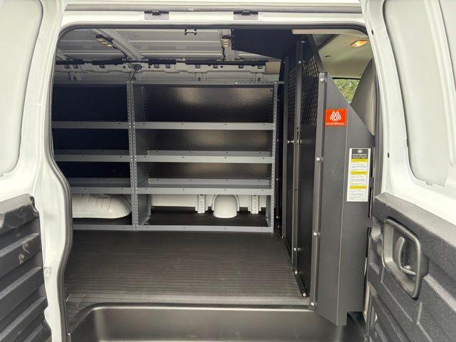 2026 Chevrolet Express Cargo Van 2500 Regular Wheelbase, WT, RWD