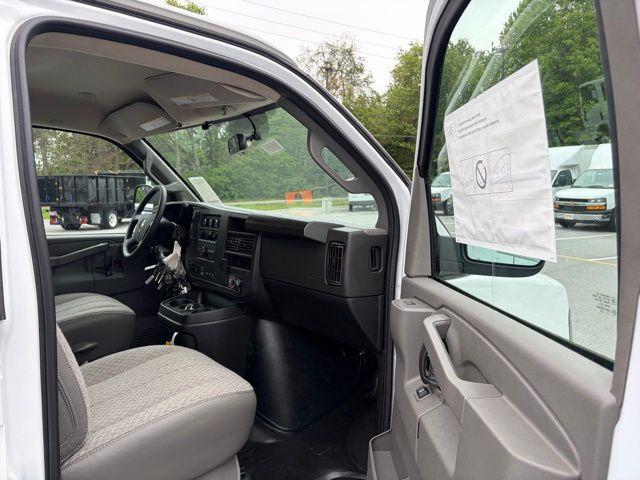 2026 Chevrolet Express Cargo Van 2500 Regular Wheelbase, WT, RWD