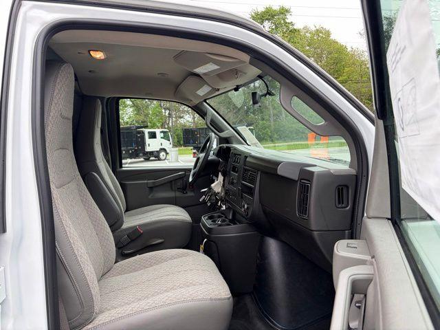 2026 Chevrolet Express Cargo Van 2500 Regular Wheelbase, WT, RWD
