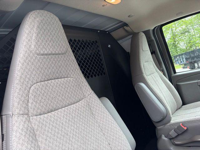 2026 Chevrolet Express Cargo Van 2500 Regular Wheelbase, WT, RWD