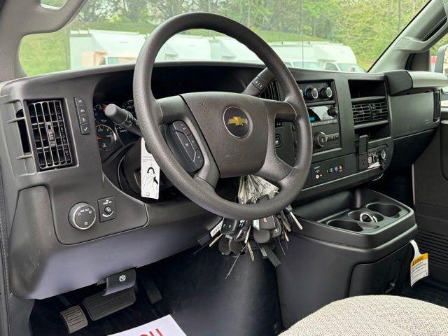 2026 Chevrolet Express Cargo Van 2500 Regular Wheelbase, WT, RWD