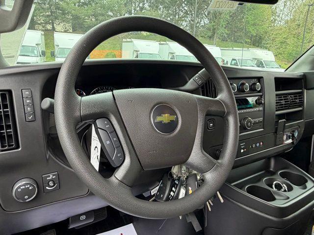 2026 Chevrolet Express Cargo Van 2500 Regular Wheelbase, WT, RWD