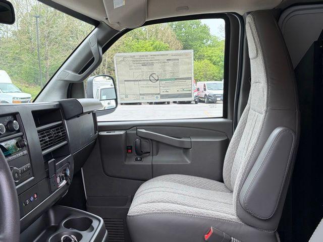 2026 Chevrolet Express Cargo Van 2500 Regular Wheelbase, WT, RWD