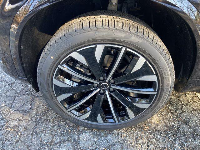 2026 Volvo XC90 Plus, B6 AWD Gas (mild hybrid), Gasoline, Bright, 7 Seats