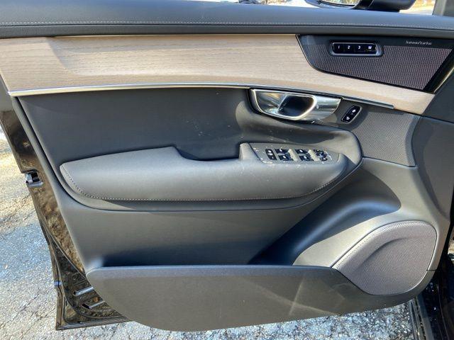 2026 Volvo XC90 Plus, B6 AWD Gas (mild hybrid), Gasoline, Bright, 7 Seats