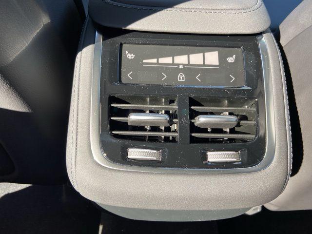 2026 Volvo XC90 Plus, B6 AWD Gas (mild hybrid), Gasoline, Bright, 7 Seats