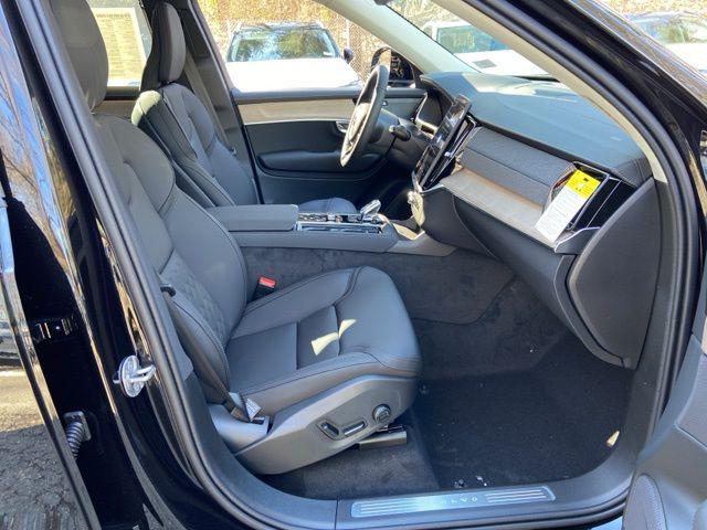 2026 Volvo XC90 Plus, B6 AWD Gas (mild hybrid), Gasoline, Bright, 7 Seats