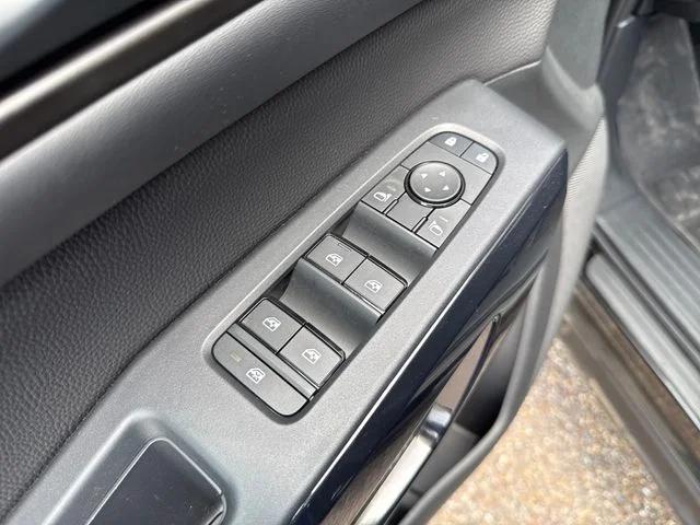 2026 Nissan Pathfinder S