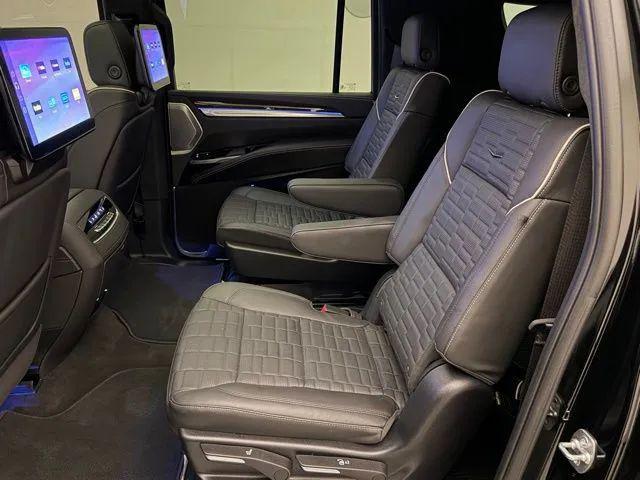 2025 Cadillac Escalade ESV Sport Platinum