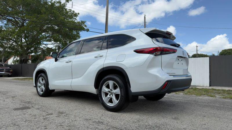 2022 Toyota Highlander L